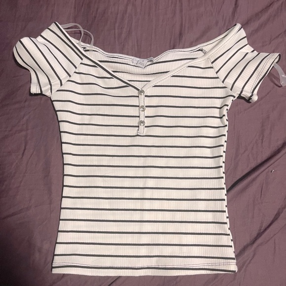 SHORT SLEEVE STRIPED FASHION NOVA SHIRT - Picture 2 of 3